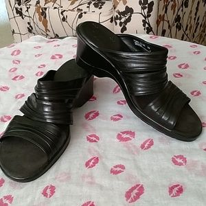 Final Markdown! Clarks leather mules